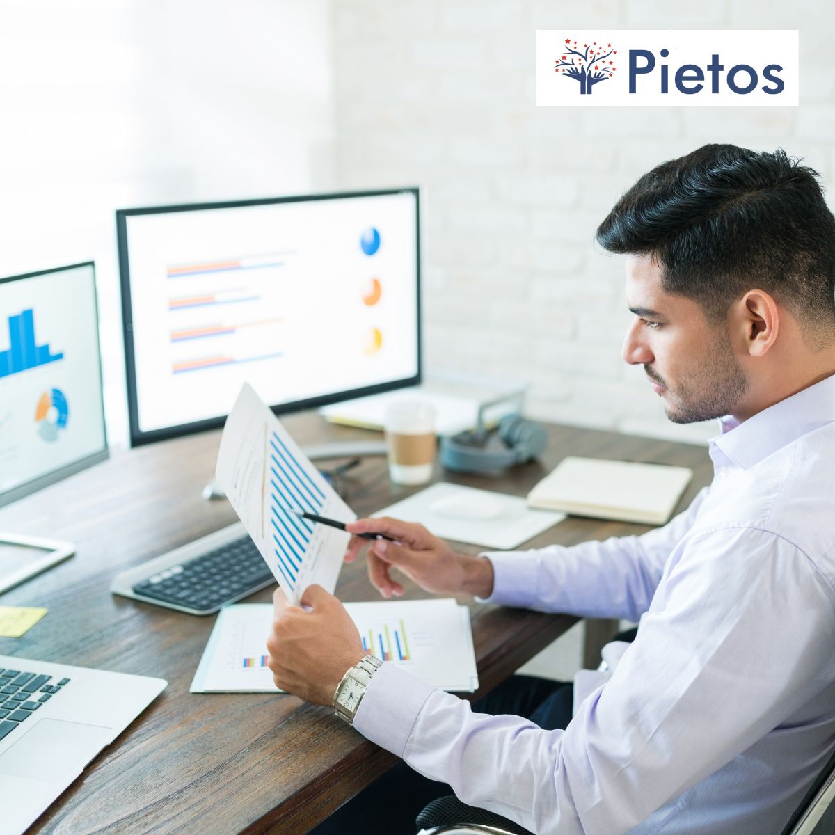 HR reviewing digital background verification Delhi NCR dashboard with report